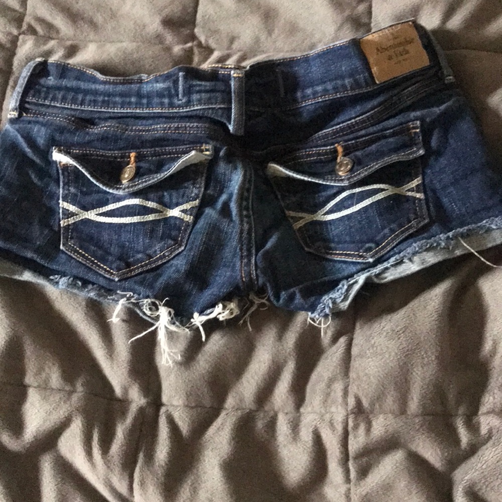 Shorts - Picture 3 of 3